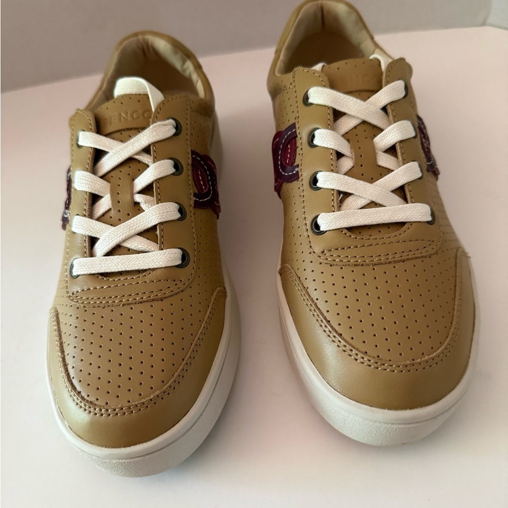 Spenco Cambridge Tan Leather Athletic Sneakers with White Laces Women’s 7 NEW